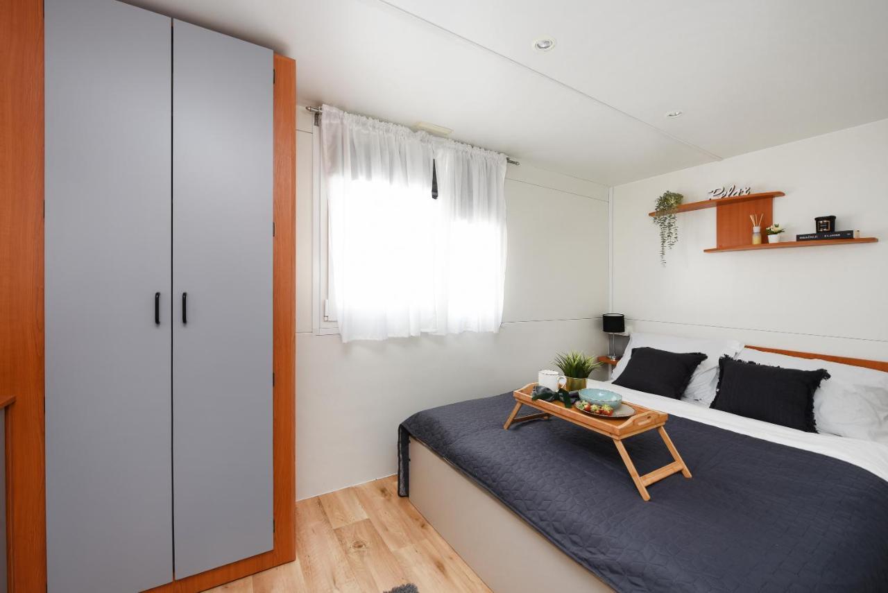 Mia Mobile Home With Jacuzzi Zdrelac Exterior photo